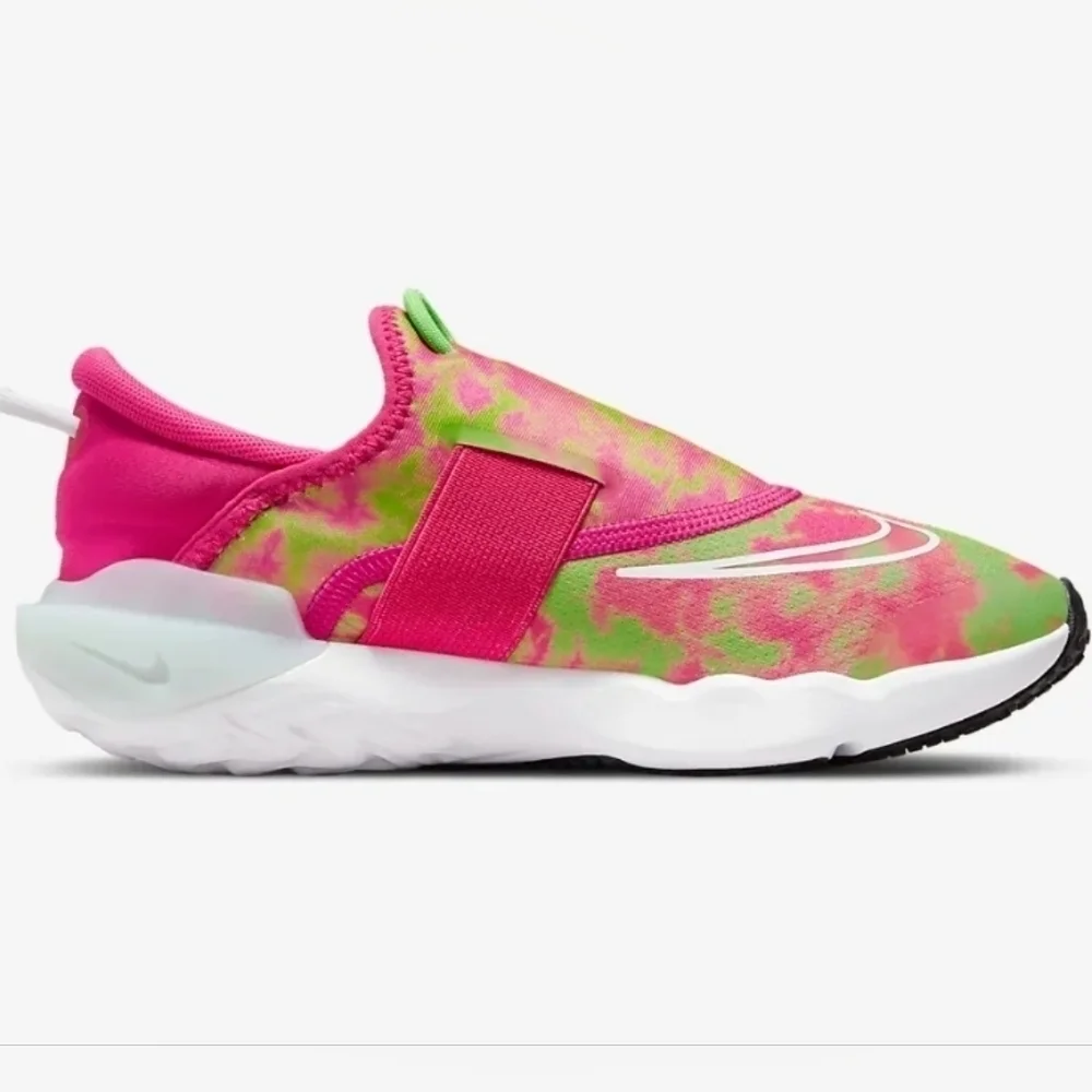 Nike React flow Youth Sneakers Size 6.5 Youth fits Woman's sz 8